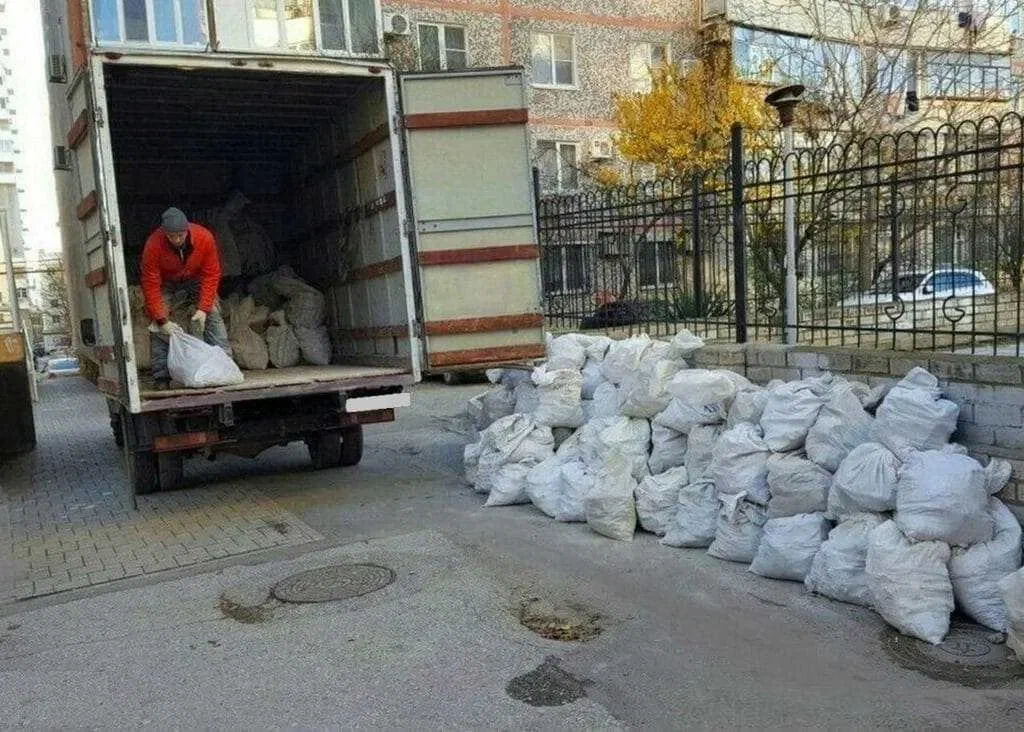 Вывоз мусора после переезда в Самаре в октябре
