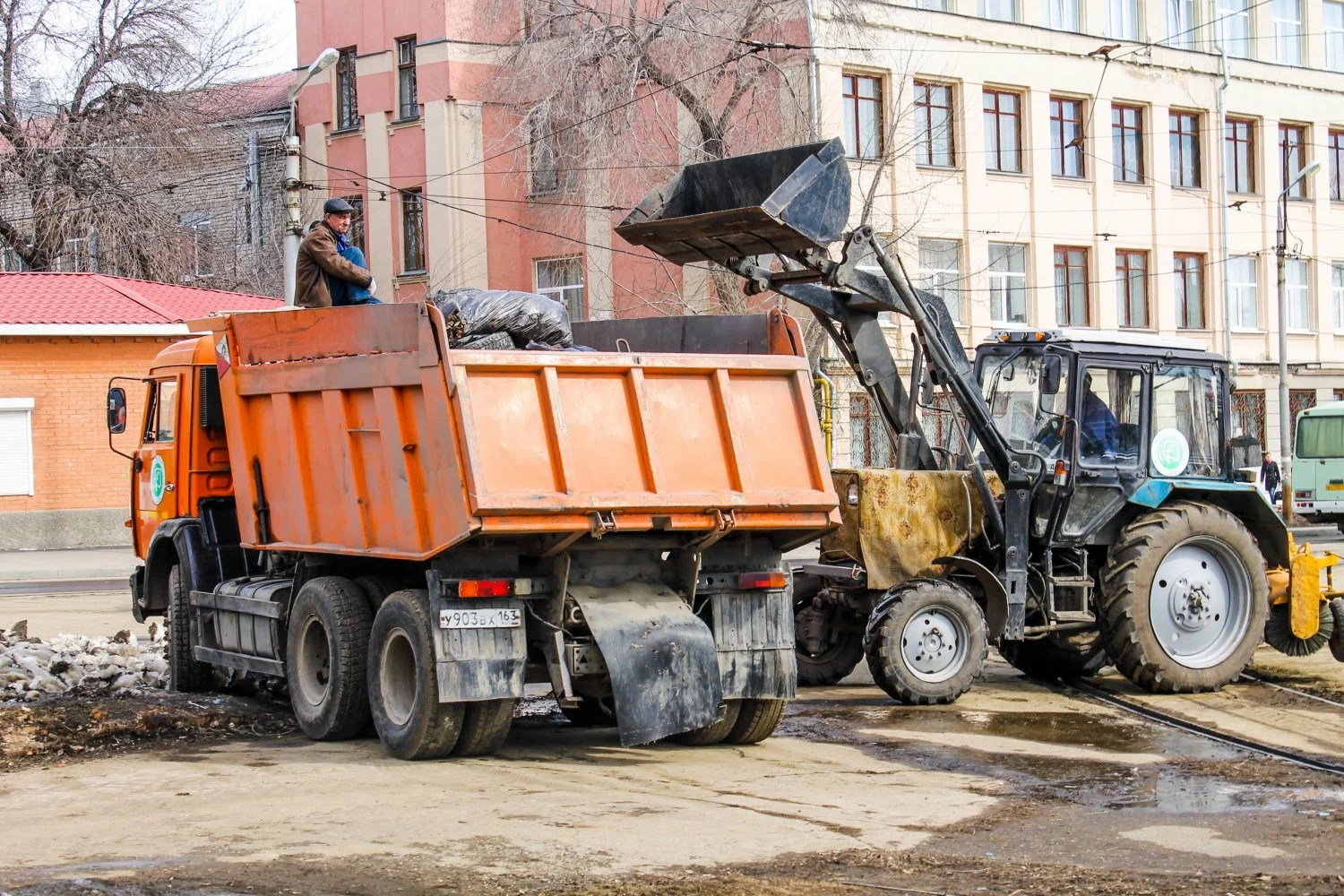 Вывоз мусора Камазом в Самаре – аренда и заказ Камаза 10 тонн от 2375 руб. в ПроМусор